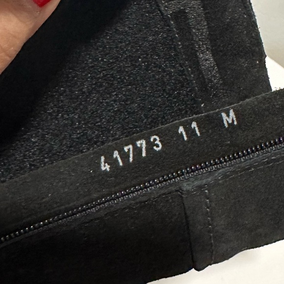 🌹LA CANADIENNE🌹 Begonia Black Suede Bootie Size: 11 - Picture 11 of 12